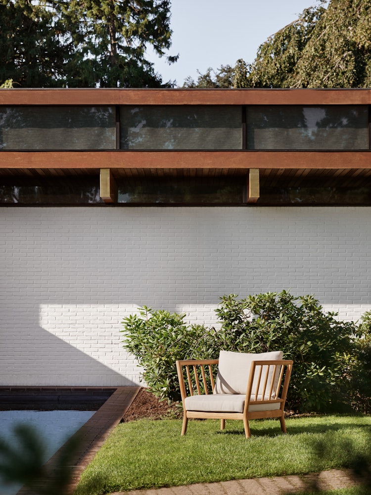 Tradition Outdoor Lounge Chair