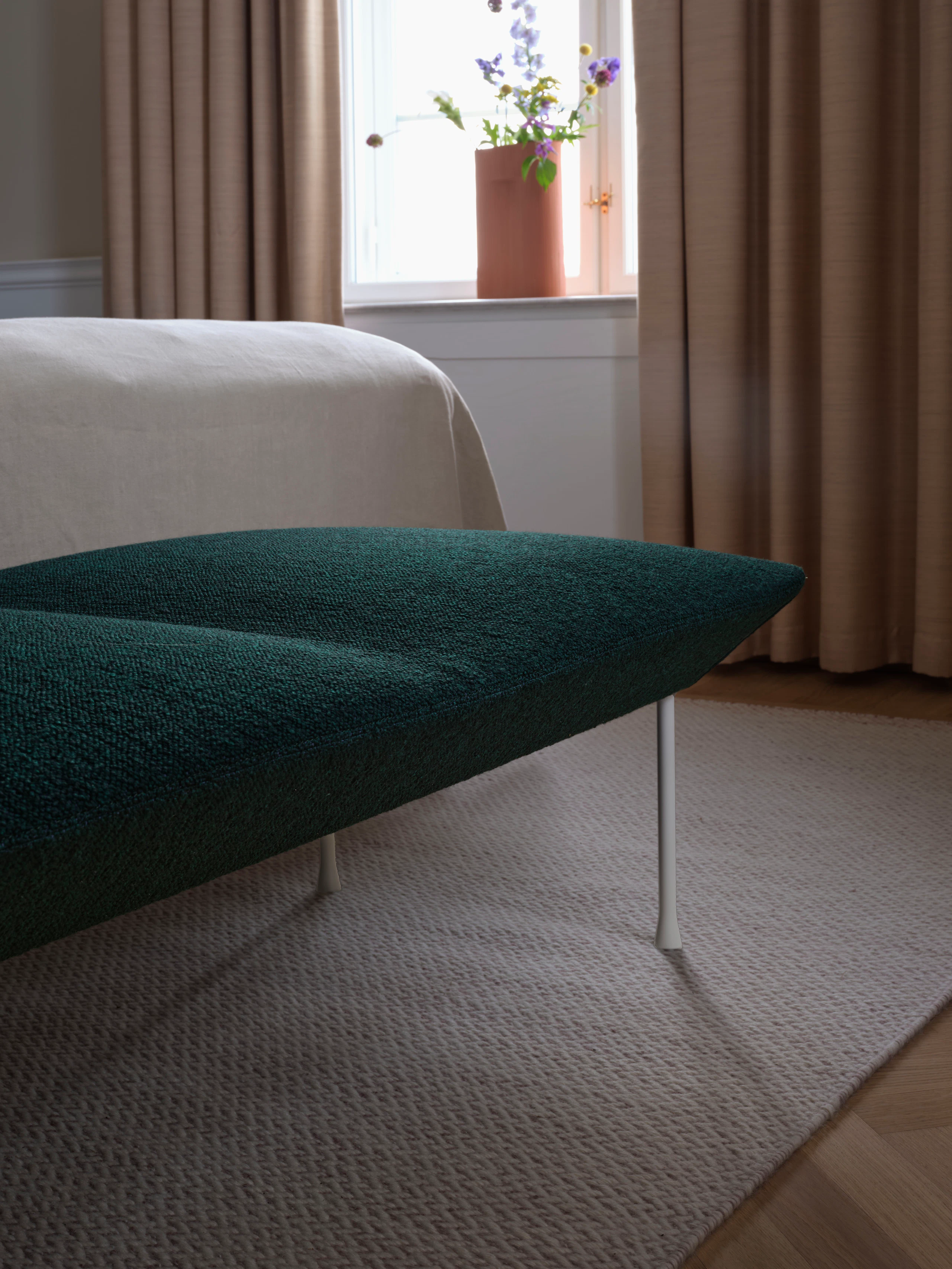 Oslo Bench in Hearth 010/Grey Ply Rug in Light Rose Ridge Vase in Burnt Orange