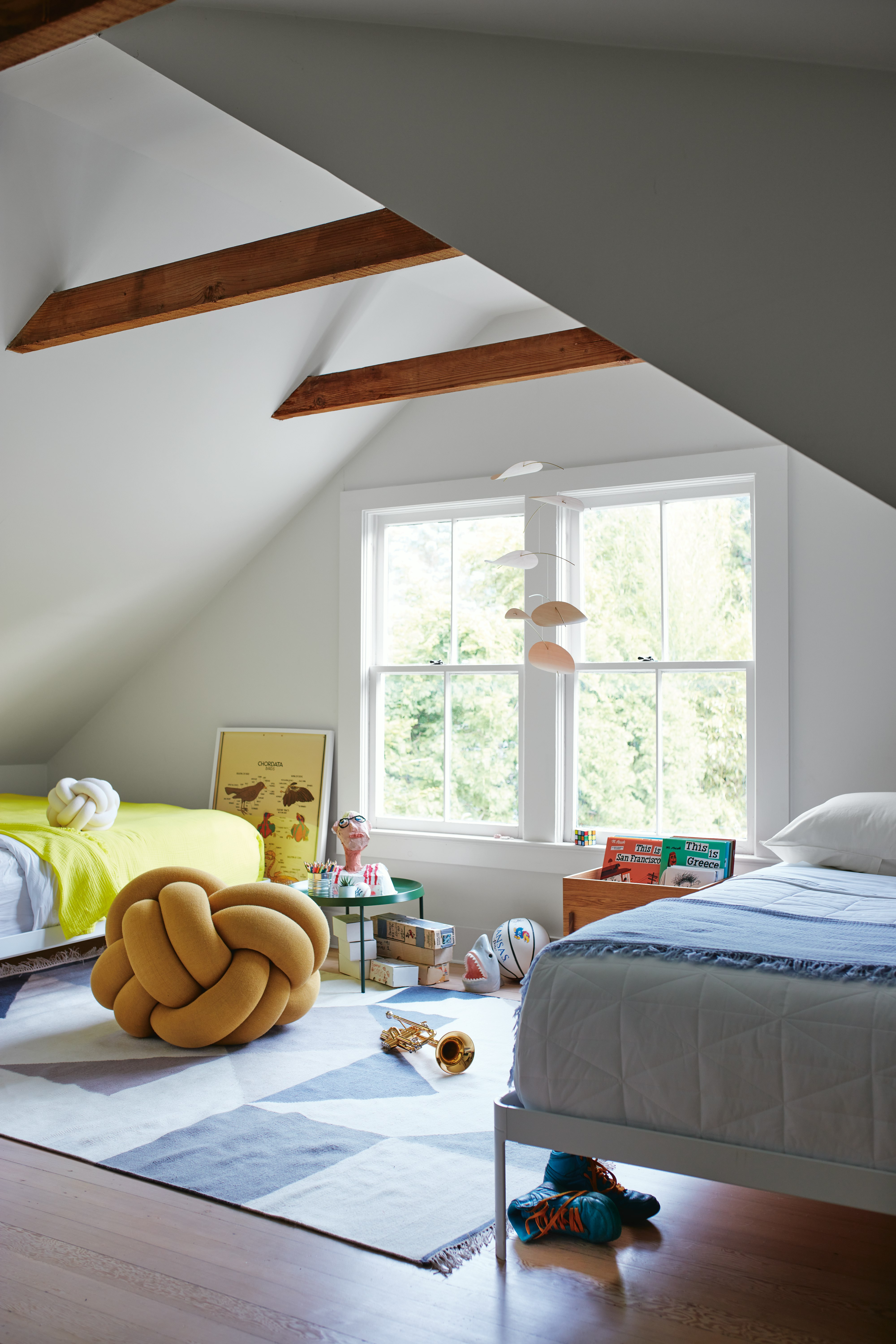 Bedding, Pillows + Throws