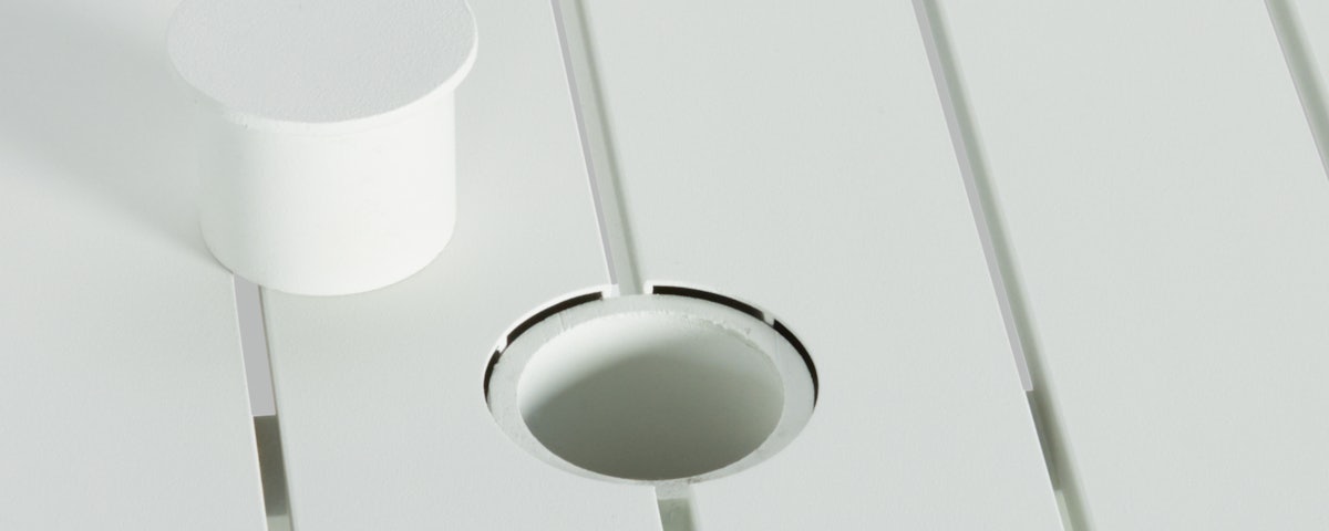 EOS Pedestal Table