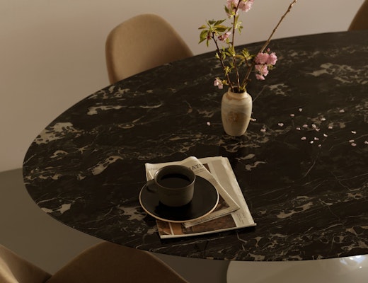 Saarinen Dining Table with Saarinen Executive Chairs Saarinen Dining Table Saarinen Executive Chairs
