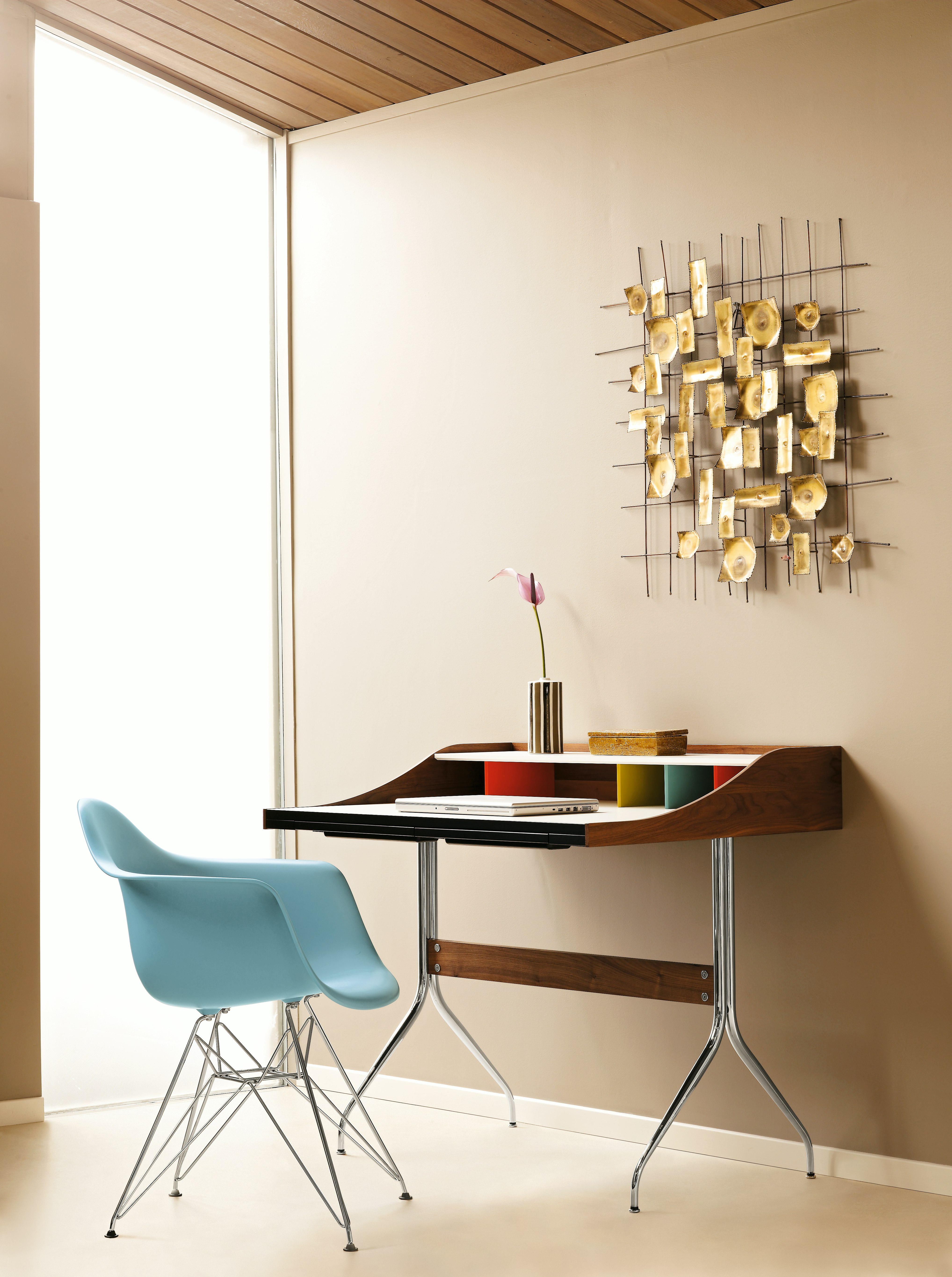 Nelson Swag Leg Desk