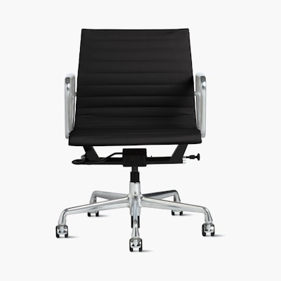 Eames Aluminum Group Management Chair with Pneumatic Lift Eames Aluminum Group Management Chair with Pneumatic Lift