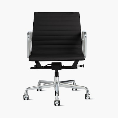 Eames Aluminum Group Management Chair with Pneumatic Lift