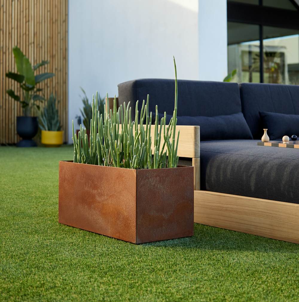 Knox Planter in an outdoor setting