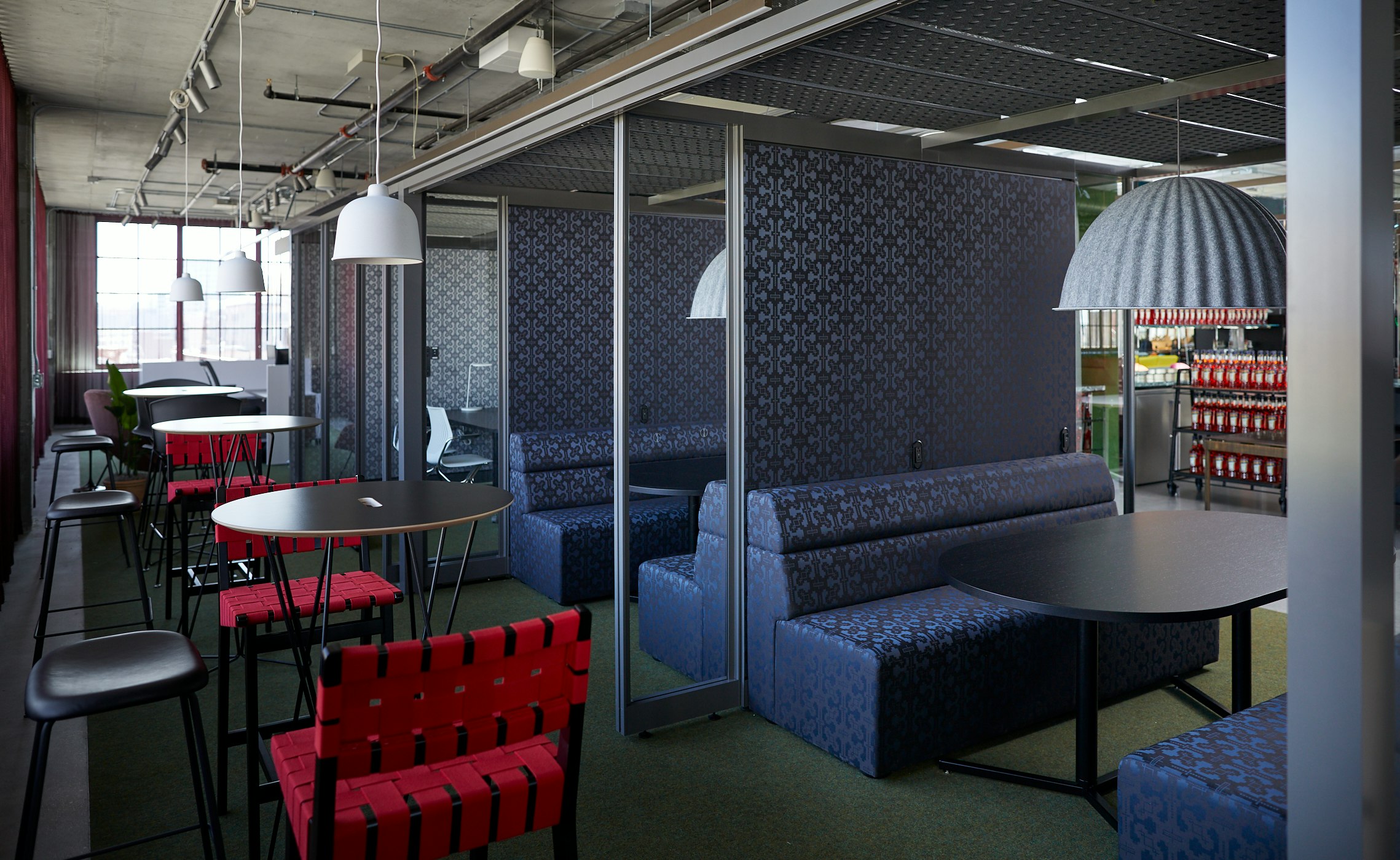 knoll design days breakout booths cafe seating risom barstool muuto rockwell unscripted occassional tables creative wall k. lounge high back bench antenna y base table