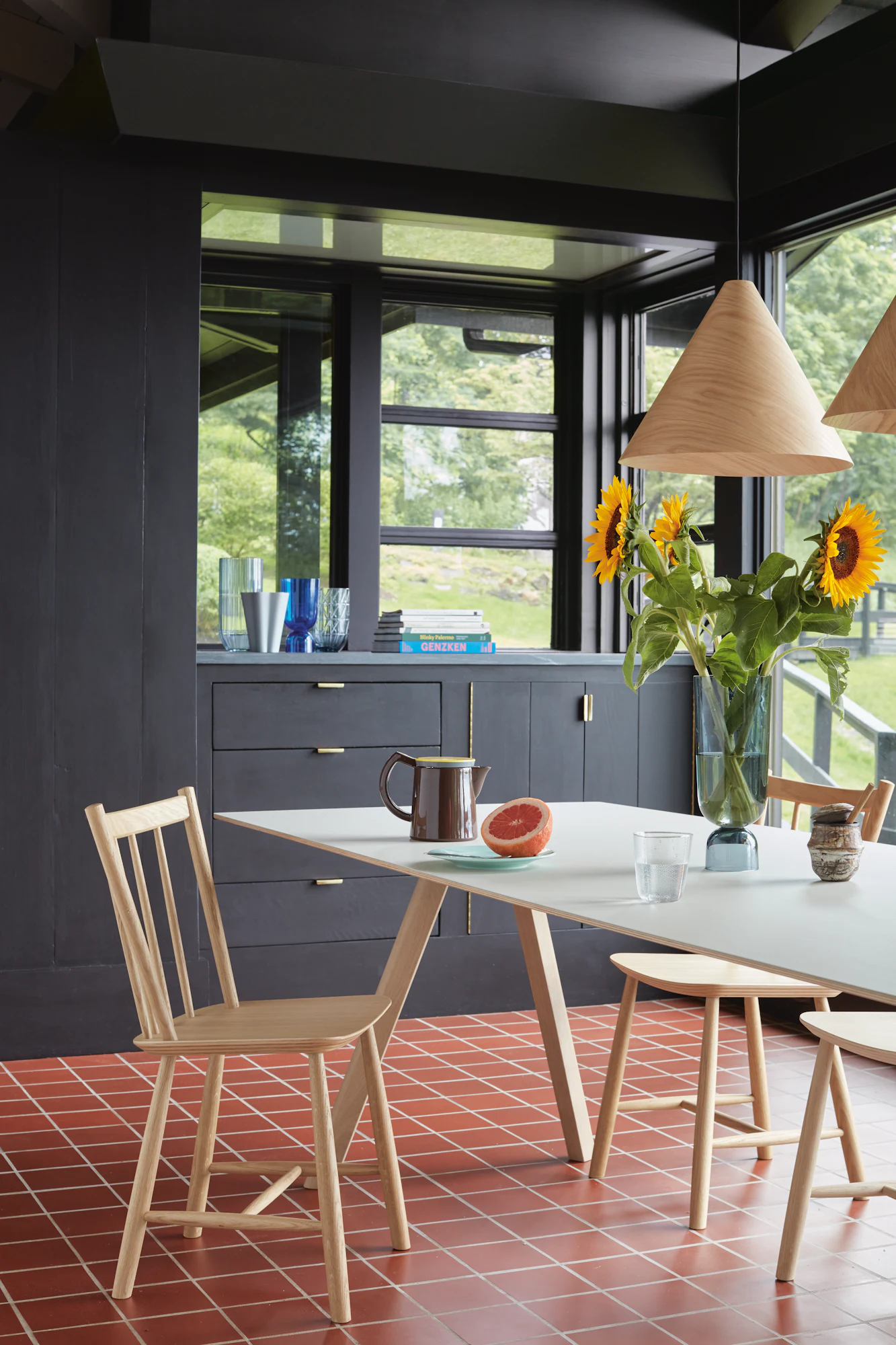 Oak J 41 side chair with vertical slats and curved seat