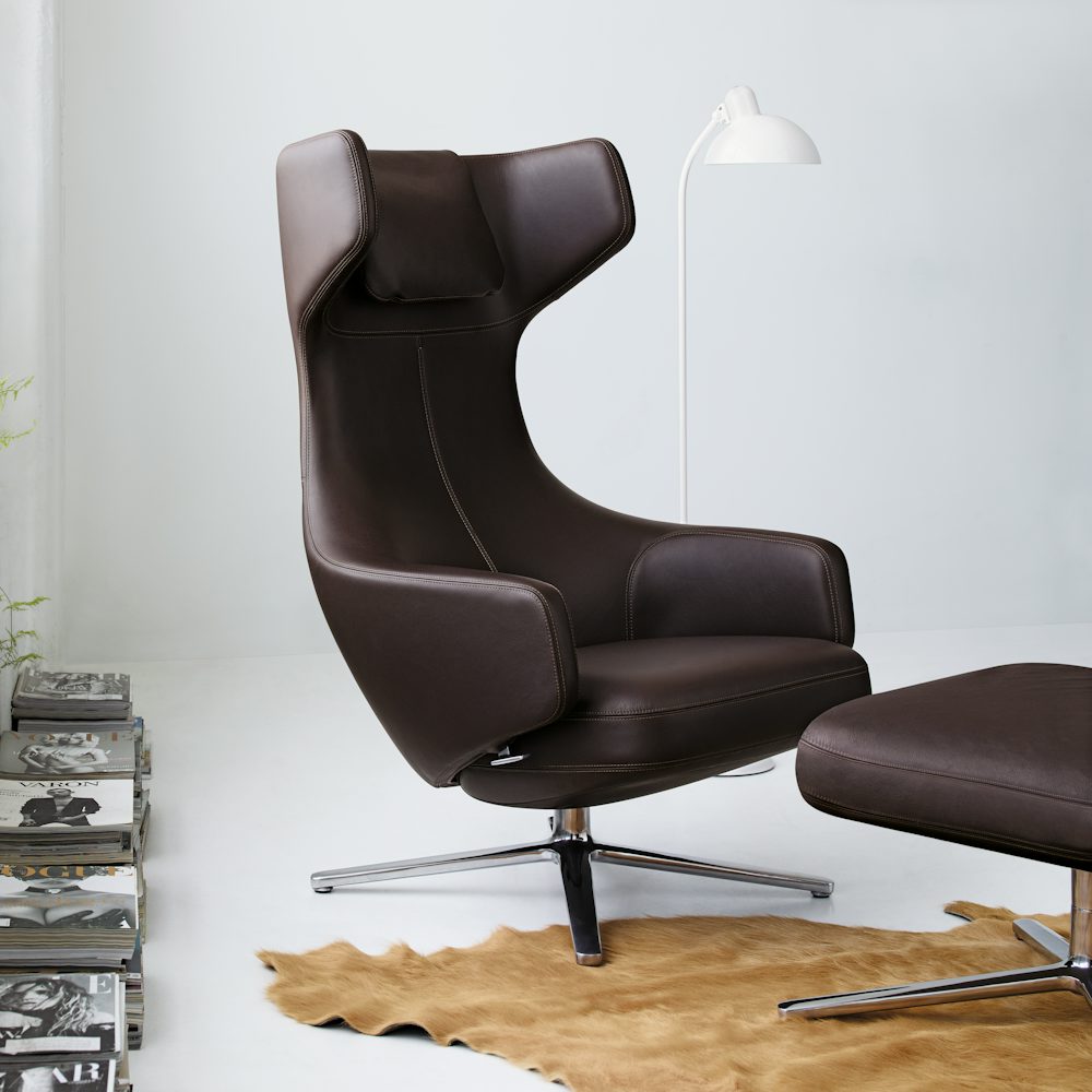 Grand Repos Lounge Chair and Ottoman