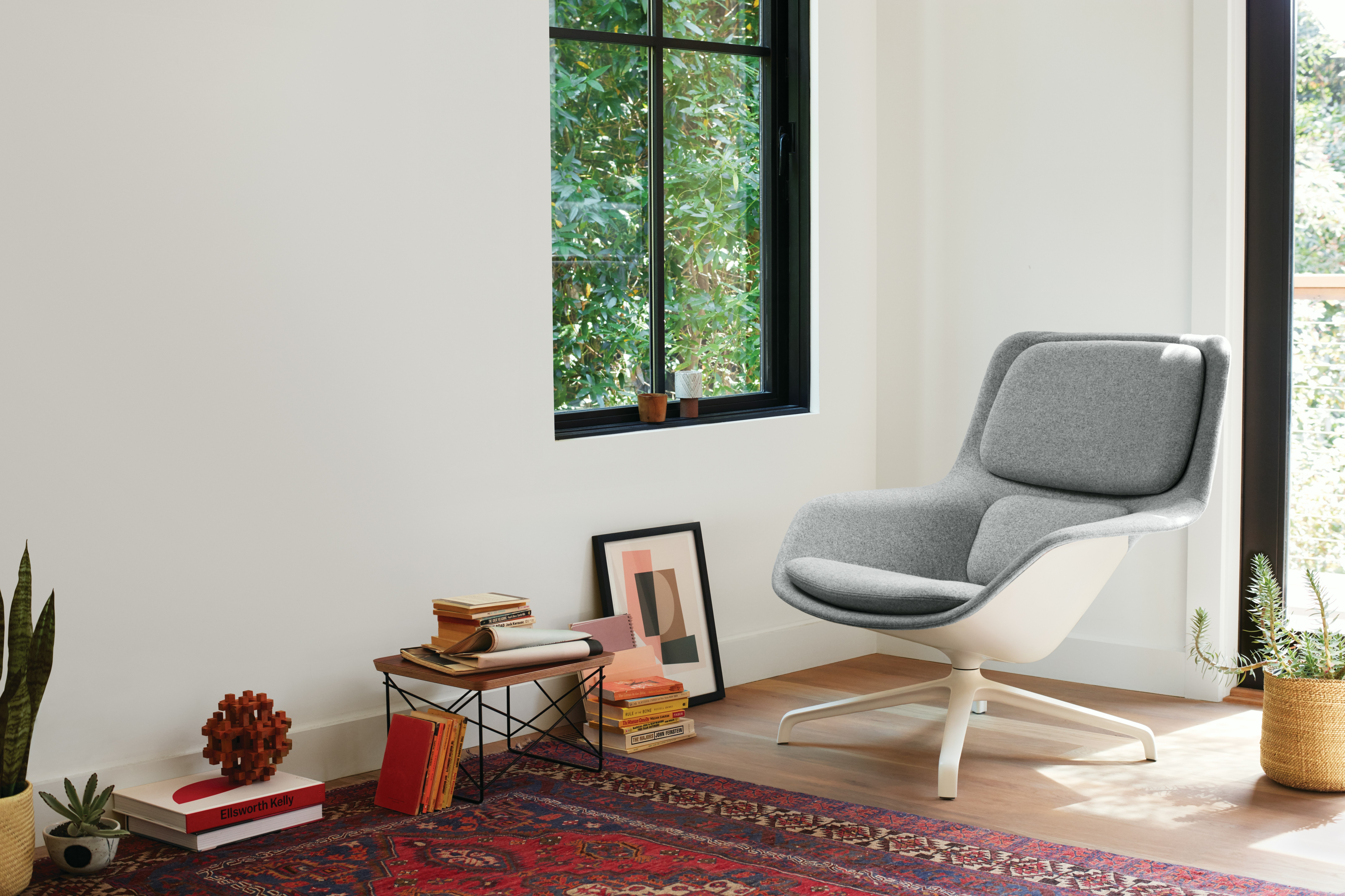 Striad Lounge Chair