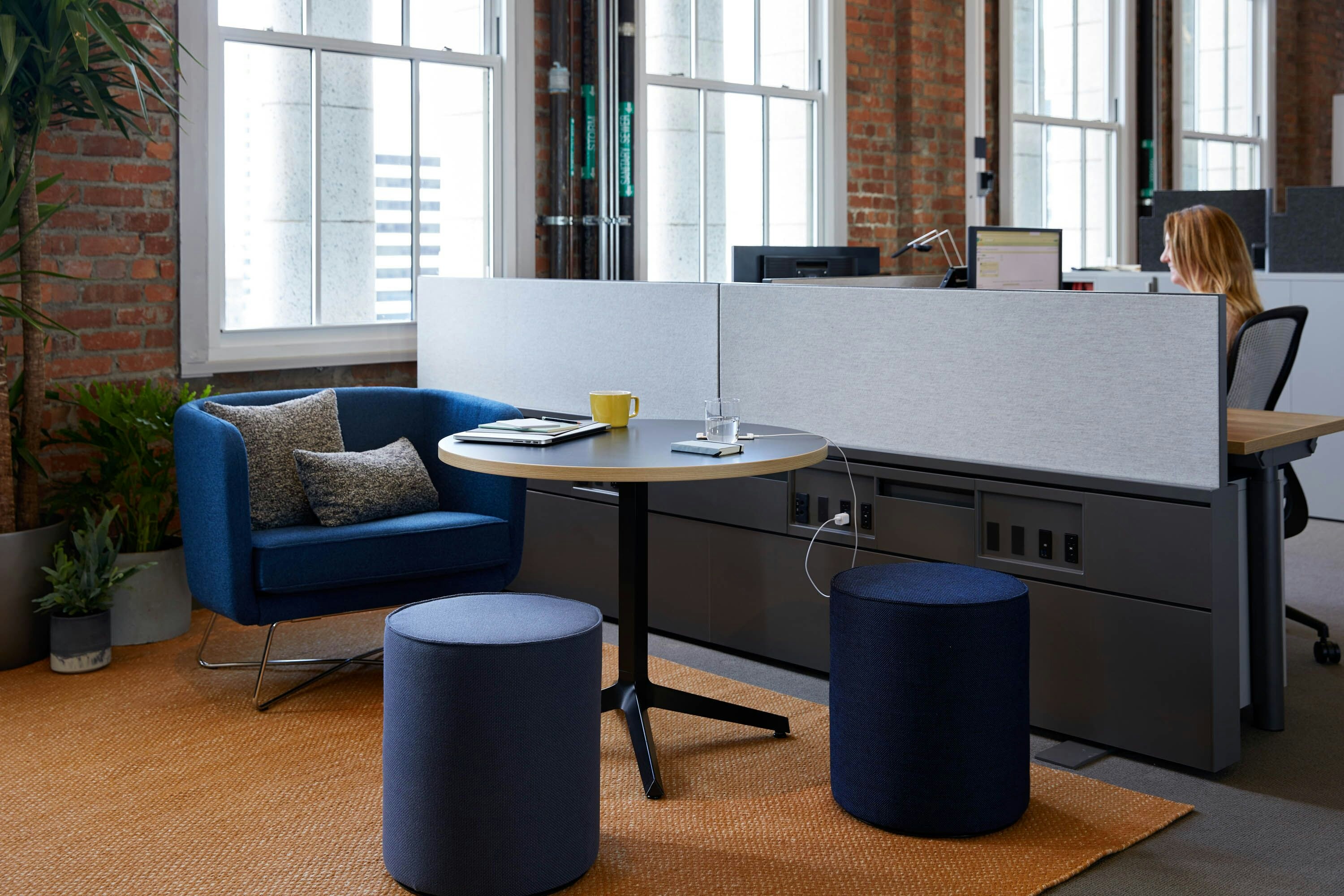 Rockwell Unscripted Upholstered Seats Knoll