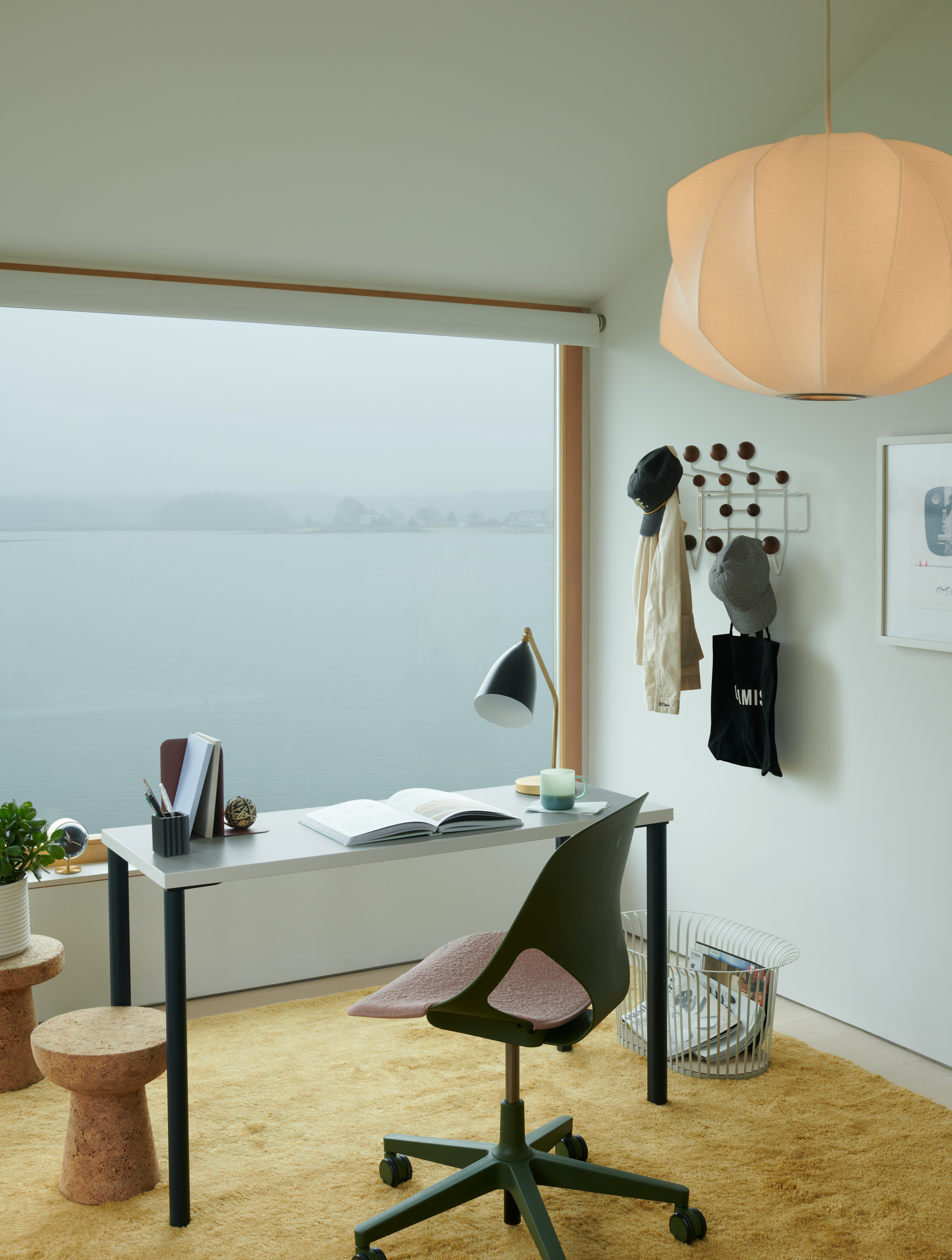 OE1 Table and Zeph Multipurpose Chair