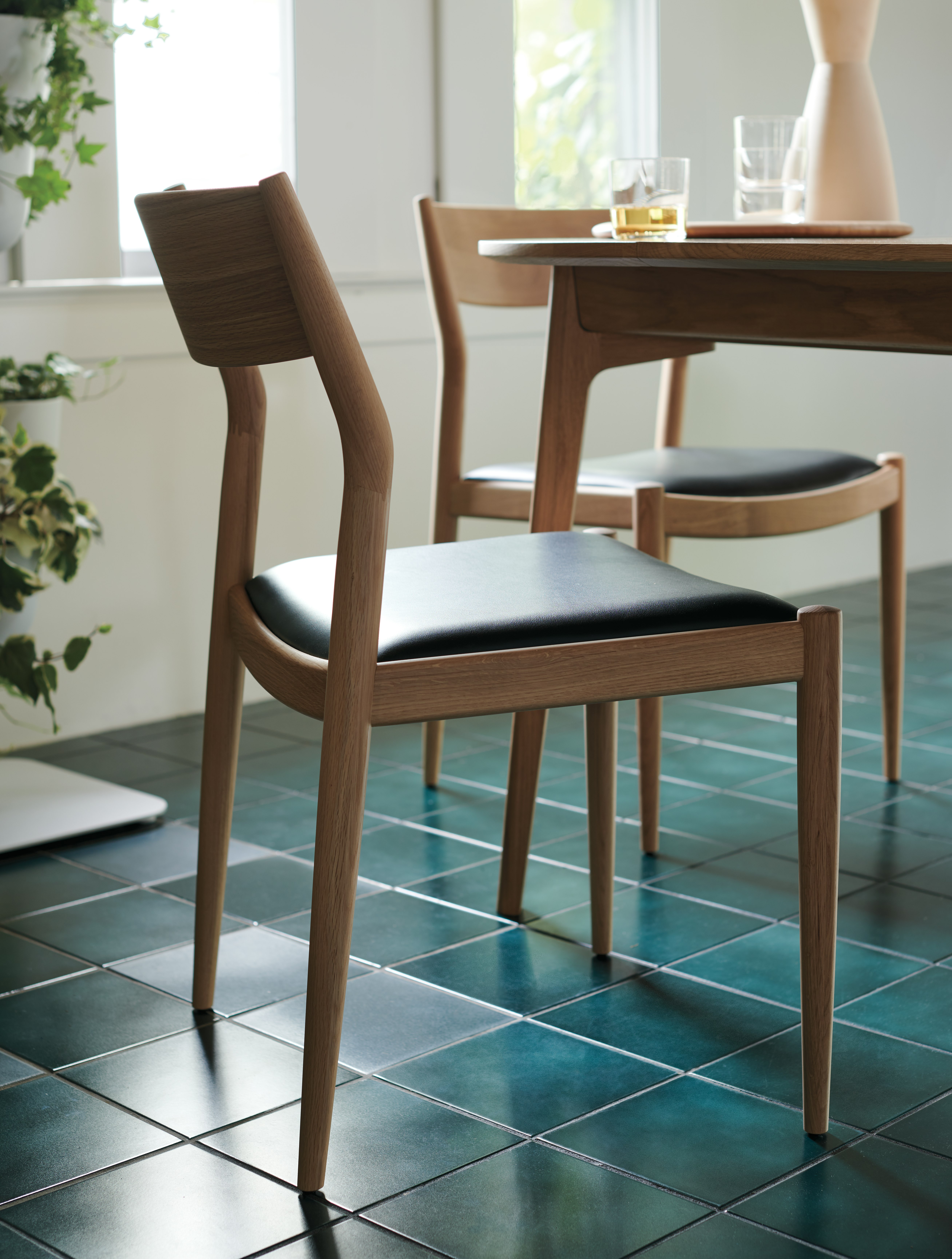 Karimoku Chair – Design Within Reach