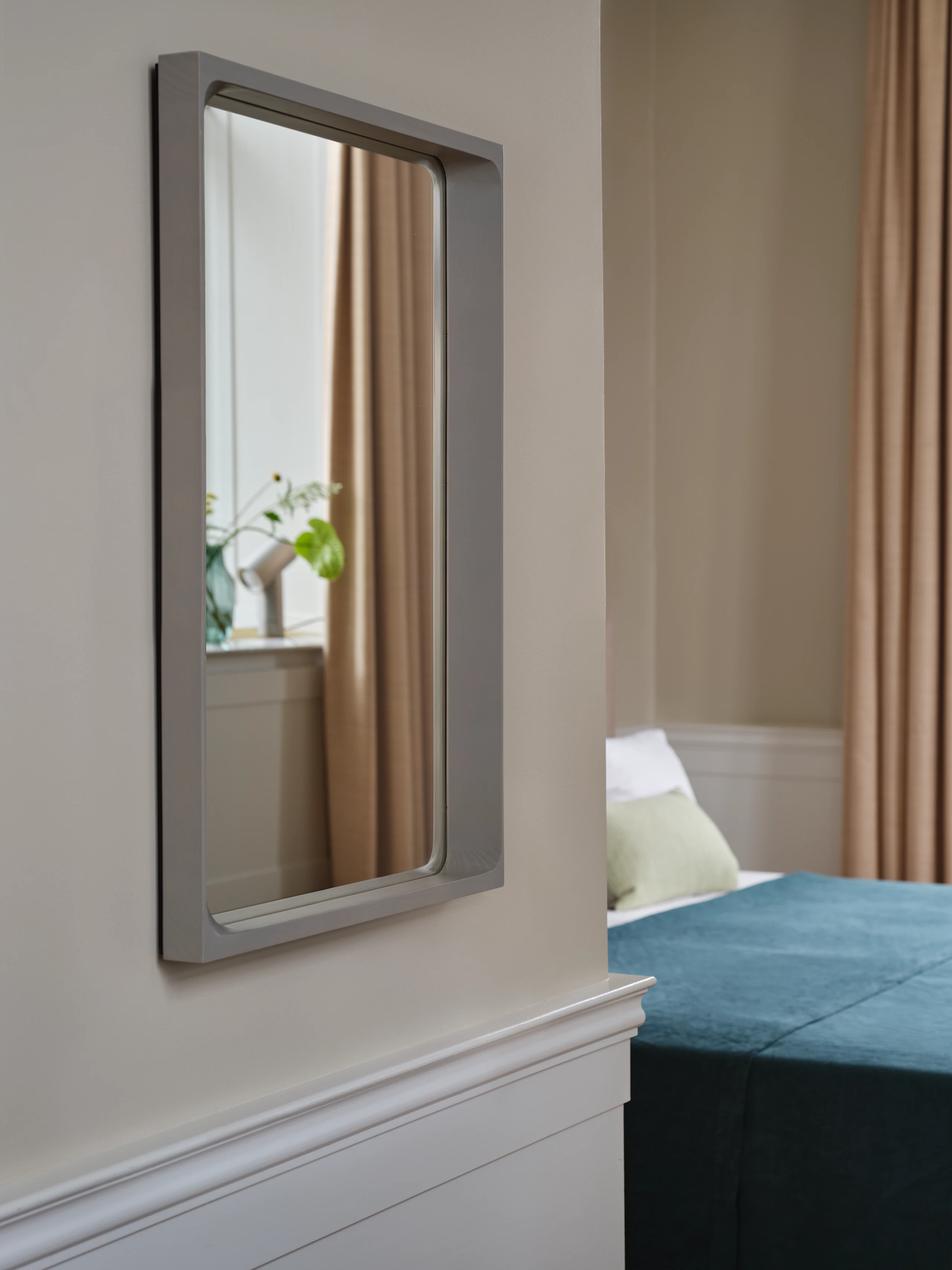 Arced Mirror, Small in Light Grey