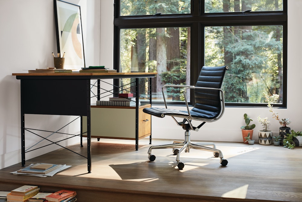 Eames Aluminum Group Chair