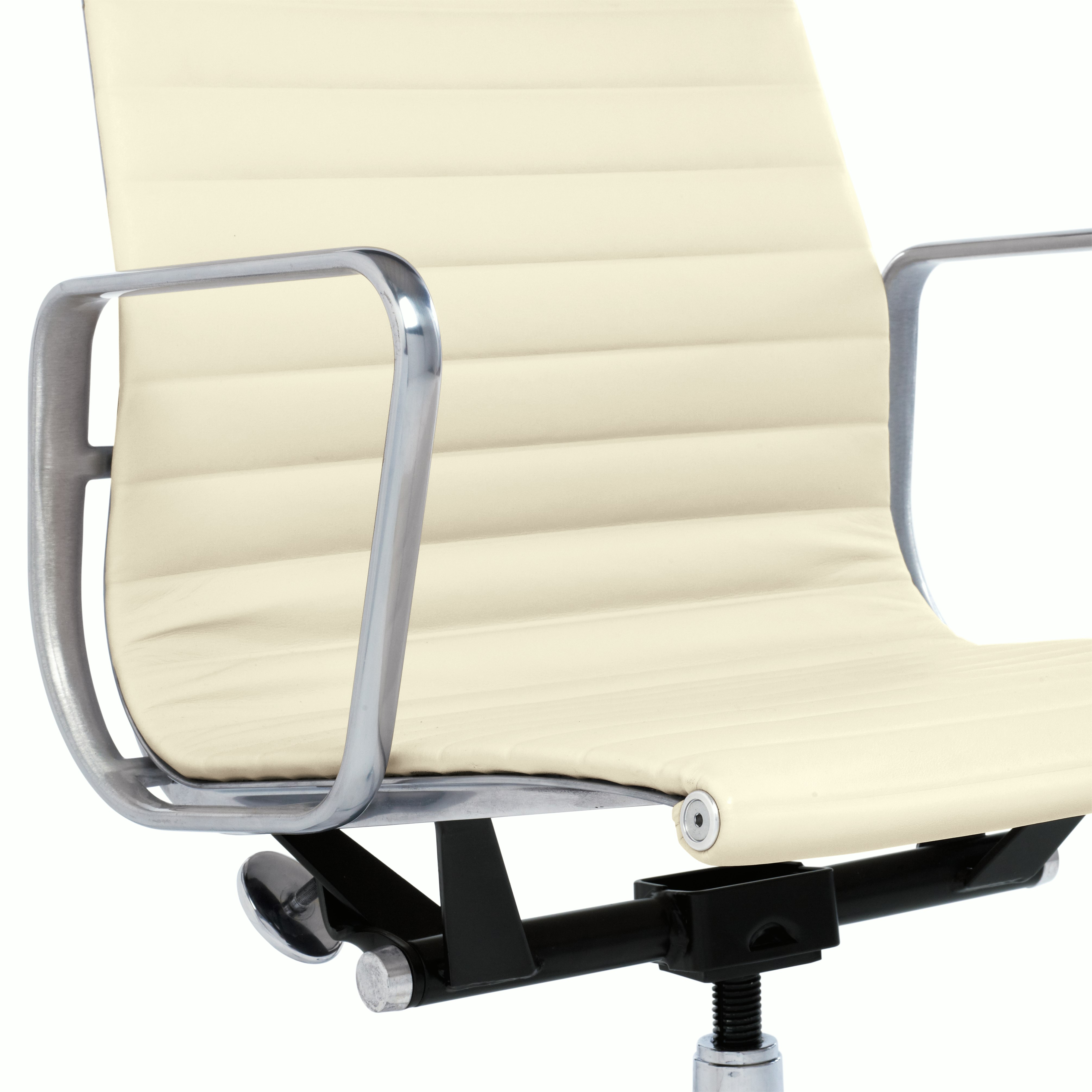 Eames Aluminum Group Management Chair