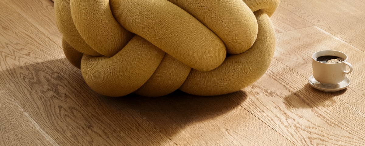 Dwr knot shop pillow