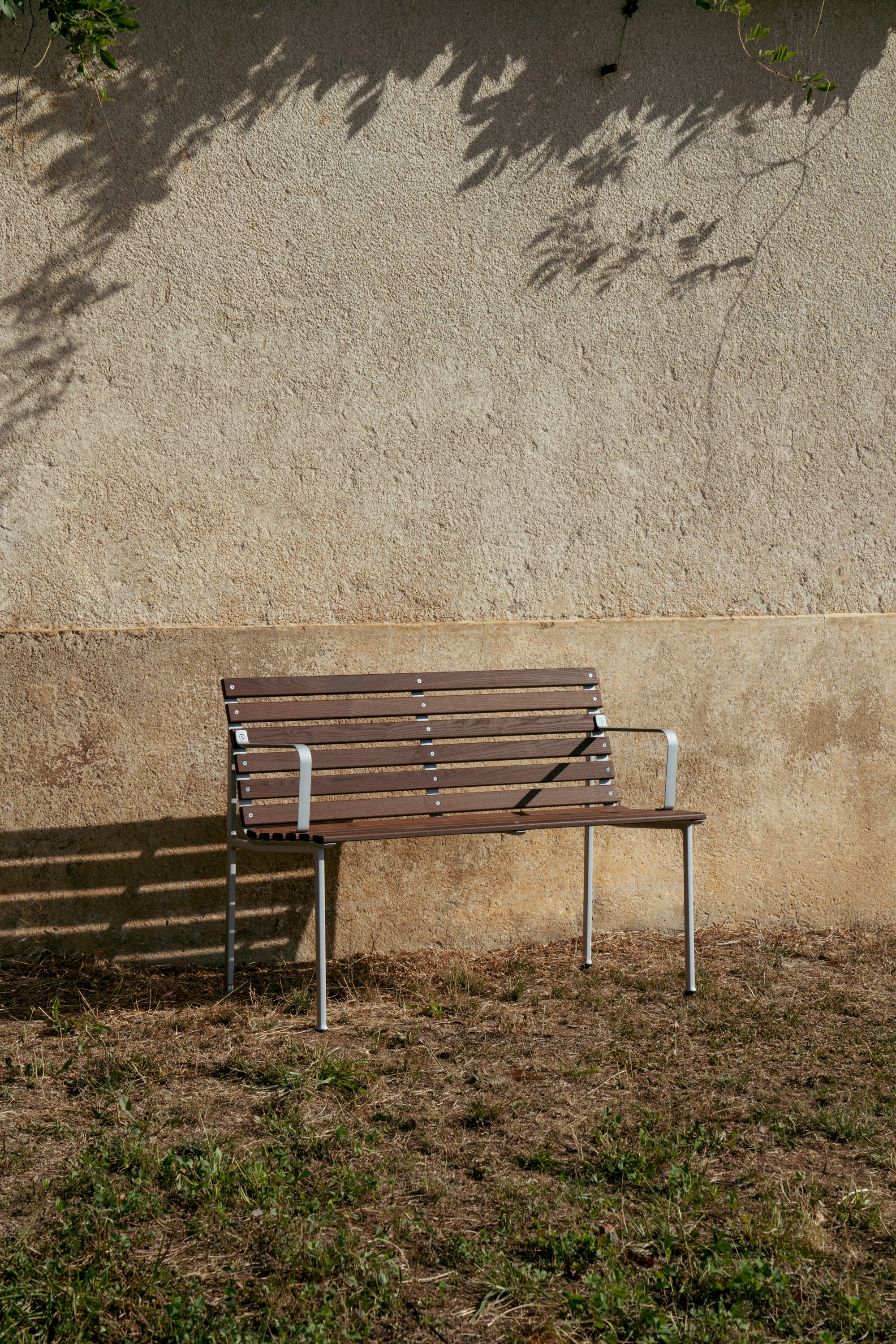 Traverse Dining Bench with Arms