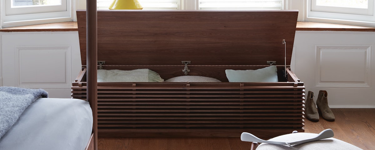 Line Storage Bench