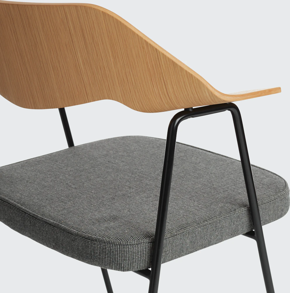 675 Chair 675 Chair