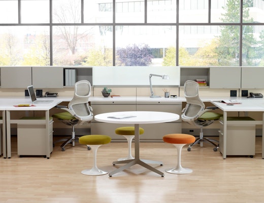 Dividends Horizon Dividends Horizon workstations with shared overhead storage and Generation chairs