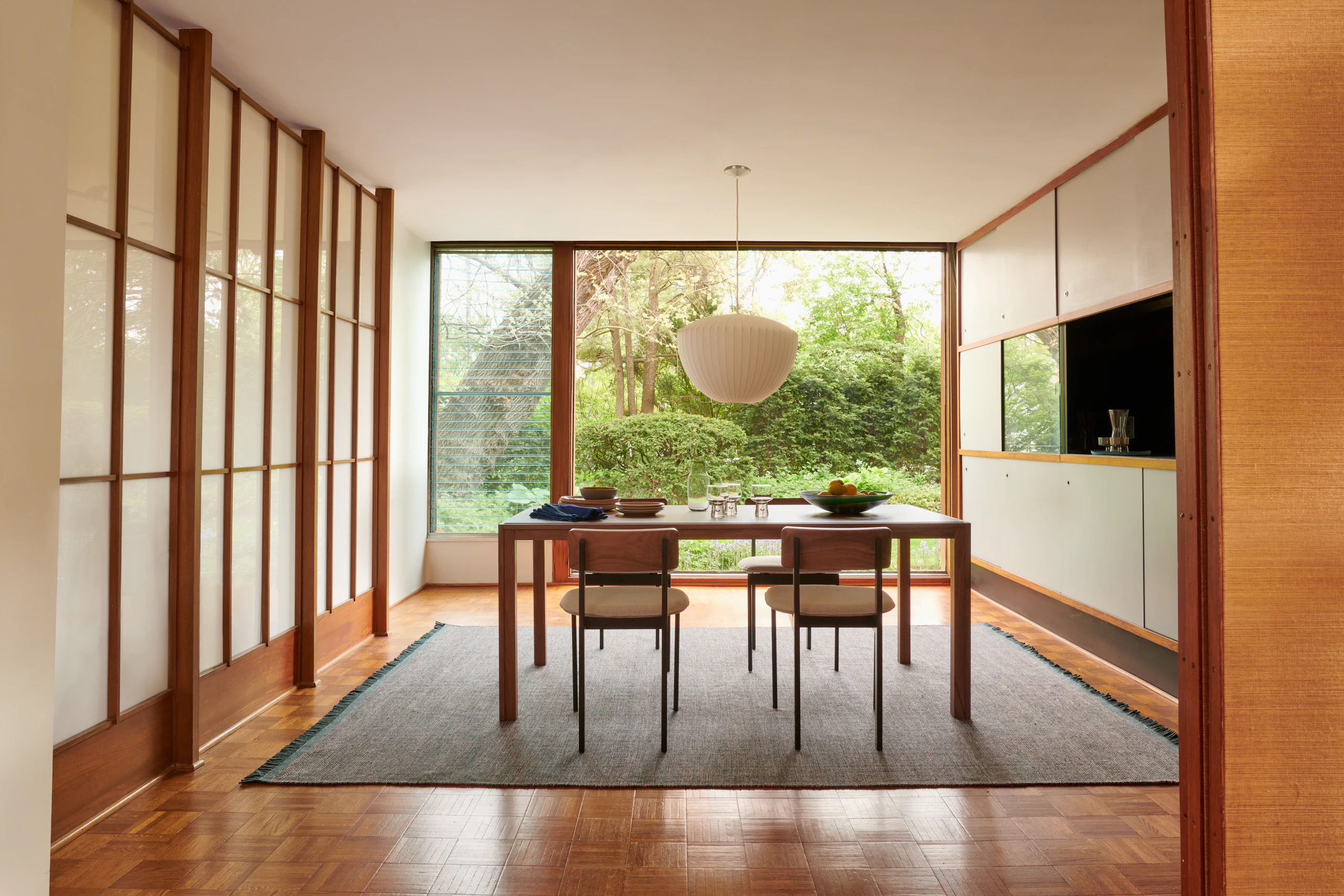 Doublefram Table with Betwixt Chairs