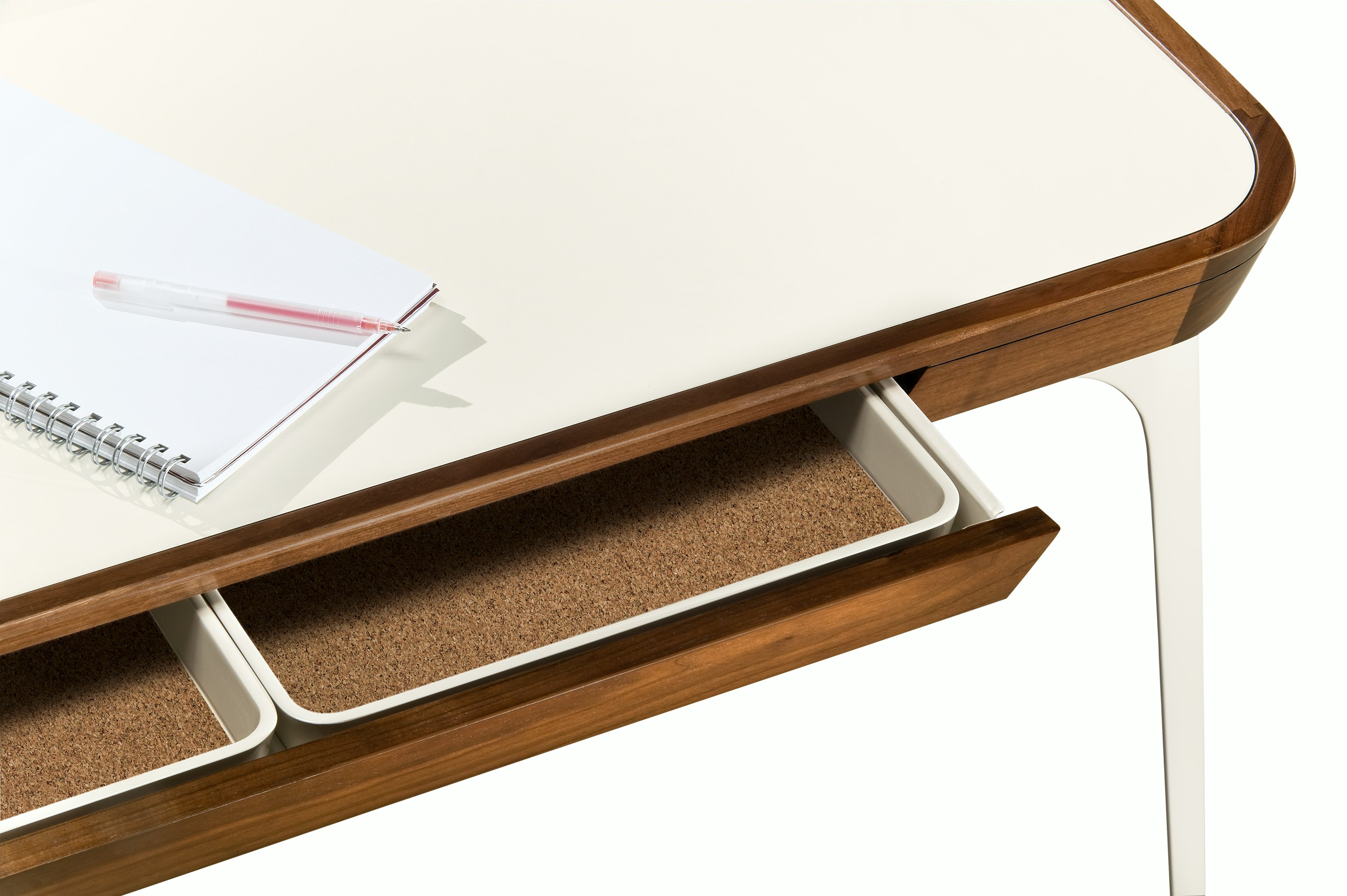 Airia Desk