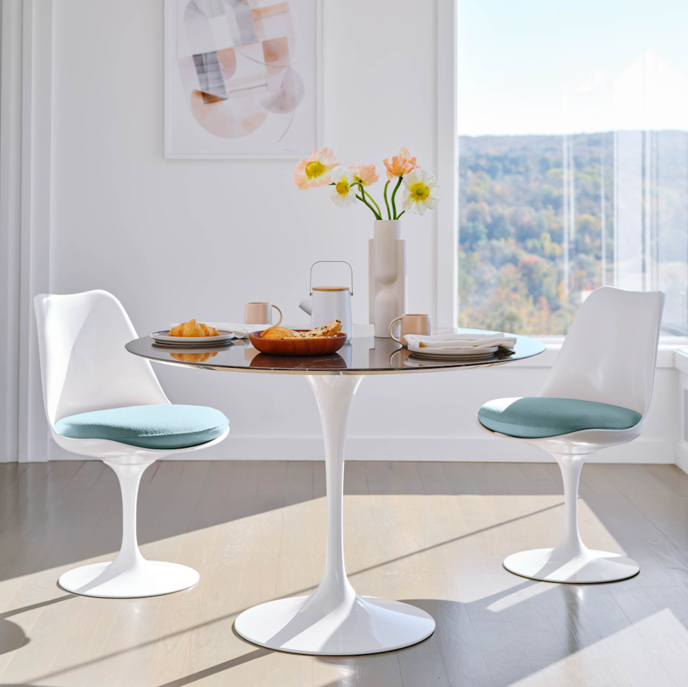 Saarinen Dining table Tulip chair