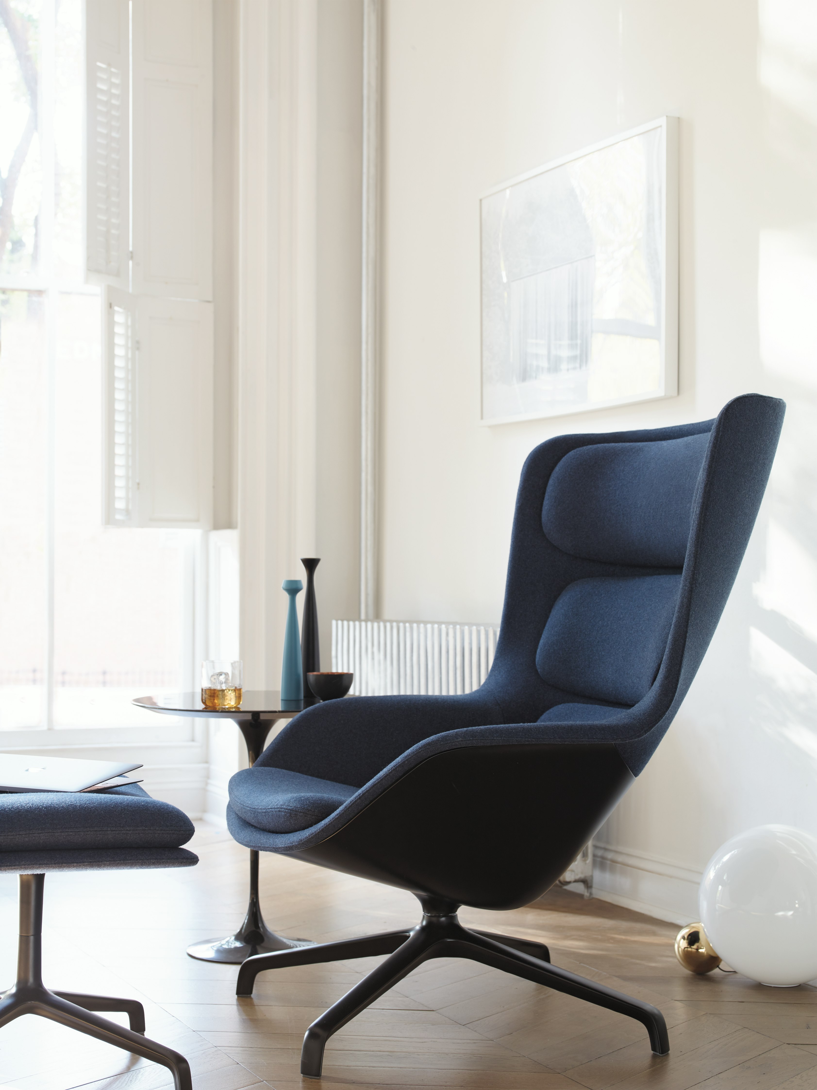 Striad Lounge Chair