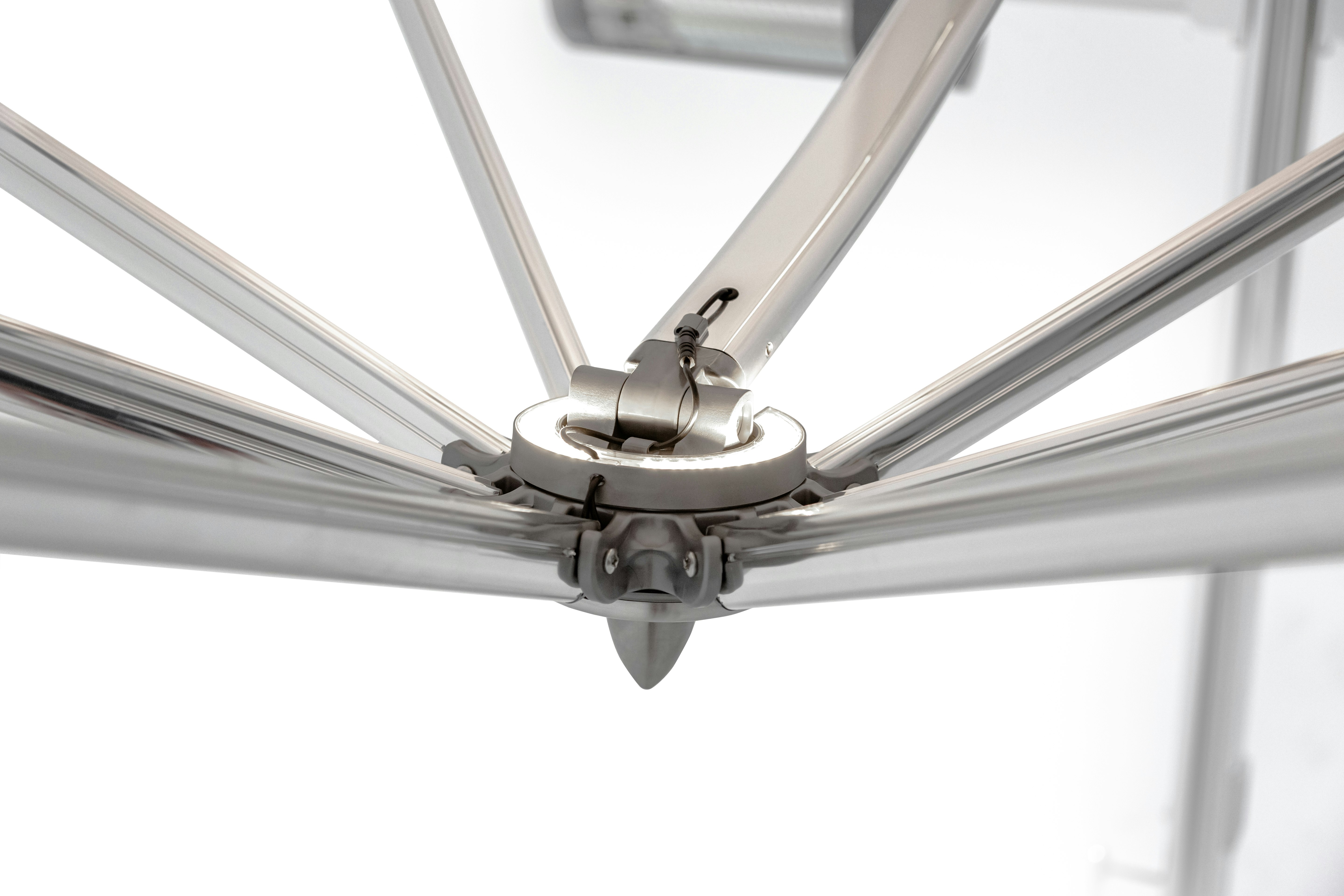 Tuuci Ocean Master Max Low-Profile Cantilever Umbrella w/Heating & Lighting