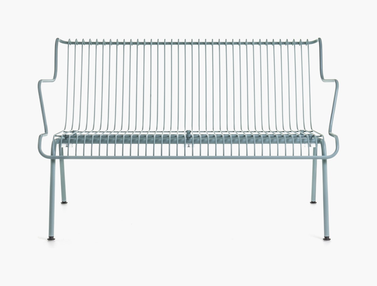 South Outdoor Lounge Bench with Arms