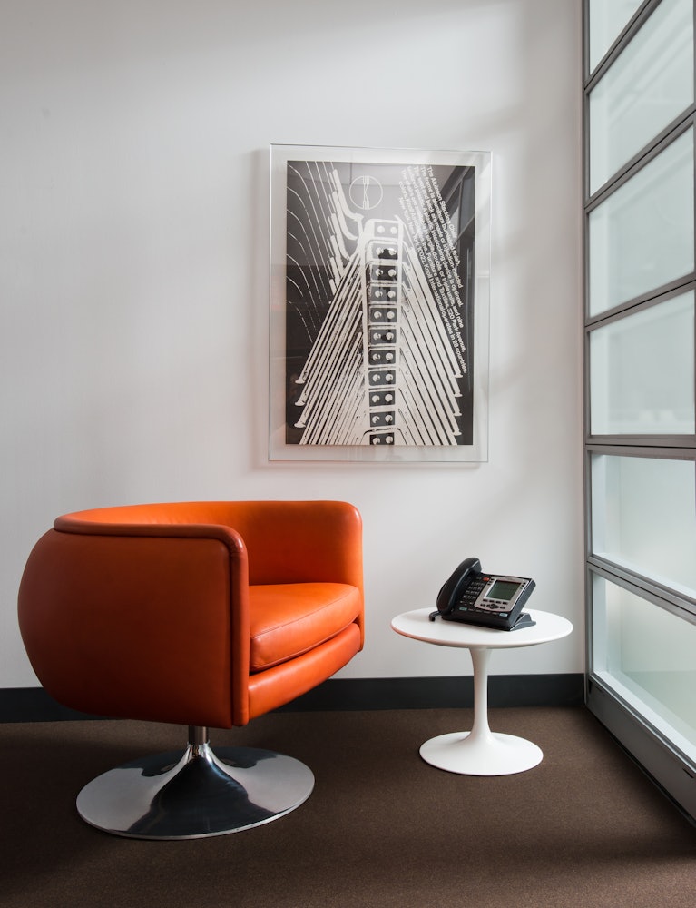 D'Urso Swivel Lounge Chair
